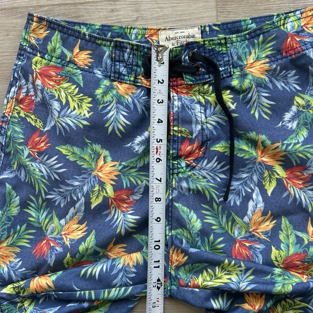 Abercrombie & Fitch Medium Campus Fit Swim‎ Shorts Multicolor Hawaiian